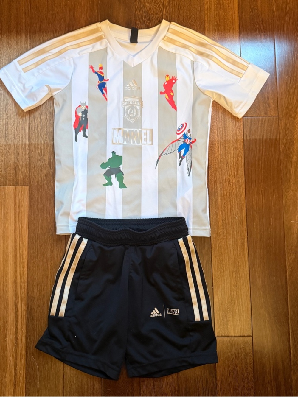 Adidas x Marvel Kids White & Black Avengers Soccer Set Size 5T